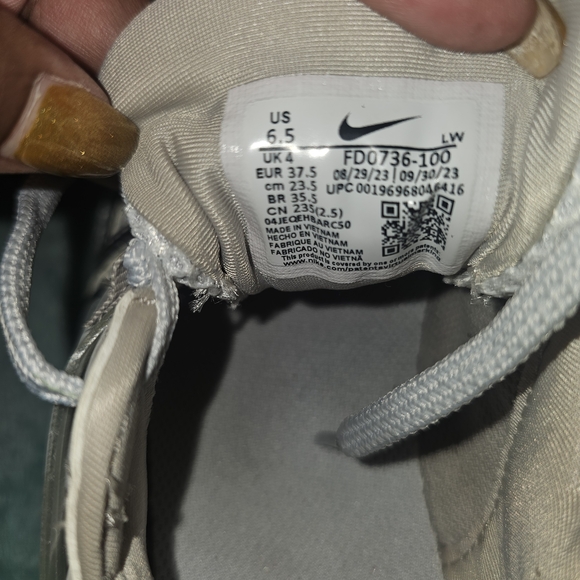 Nike V2K WOMENS 6.5 White and Gray Sneakers - Picture 11 of 11